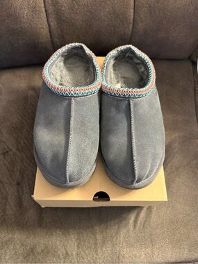 Authentic Dark Grey UGG Tasman II Slippers, size 11, Pre-owned *See Photos/Desc